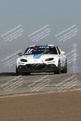 media/Jan-14-2024-CalClub SCCA (Sun) [[2b2dc9dce5]]/Group 1/Outside Grapevine/